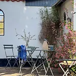 Otel Blomme's Place *